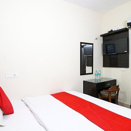 Hotel Westend Holiday Home 5 Mint From Nizamuddin Railway Station نيودلهي المظهر الخارجي الصورة
