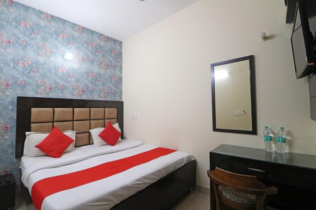 Hotel Westend Holiday Home 5 Mint From Nizamuddin Railway Station نيودلهي المظهر الخارجي الصورة